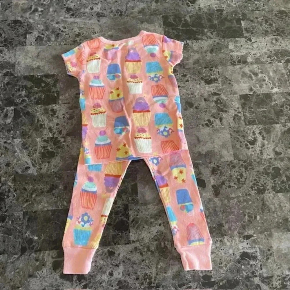 Carter's Toddler Girl Pajama Set (Size 12M) Pink with cupcake prints - Picture 6 of 9